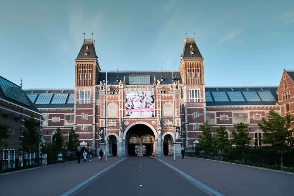Обиколка с екскурзовод на малка група в Rijksmuseum 2026